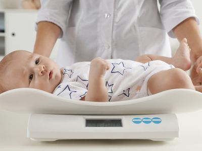Berat Badan Bayi Tidak Naik? Ini Penyebab dan Solusi Makannya
