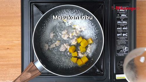 Labu Kuning Rebus dengan Ayam Cincang – langkah 3